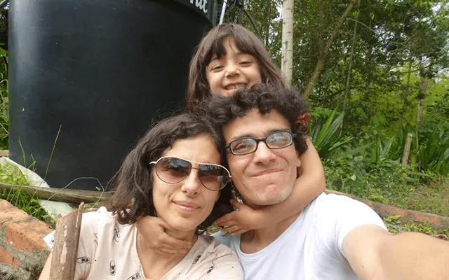 Andrés, María y Emma, una familia transnacional