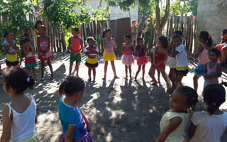 En el sur de Bolívar los niños bailan y juegan para mantener viva su cultura